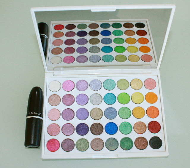 Yaby World of Pearl Paint Palette