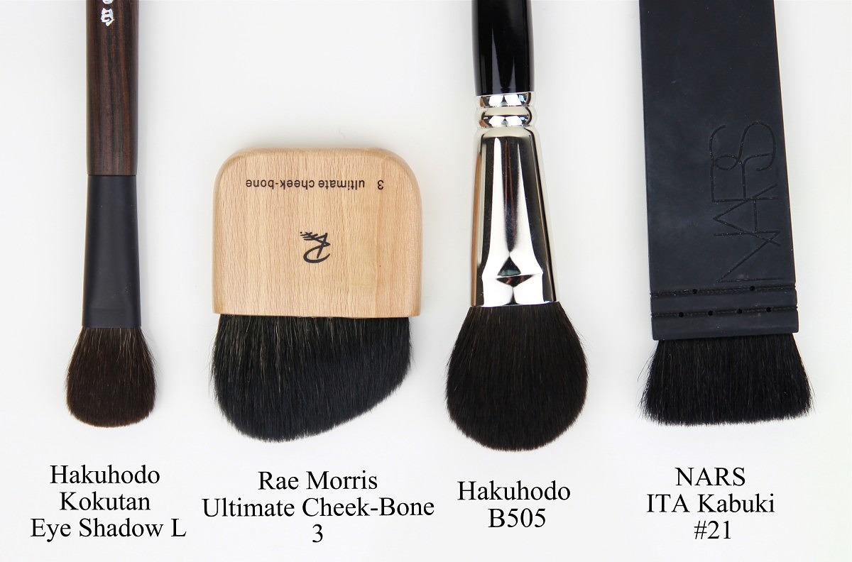 Rae Morris Ultimate Cheek-Bone Brush #3